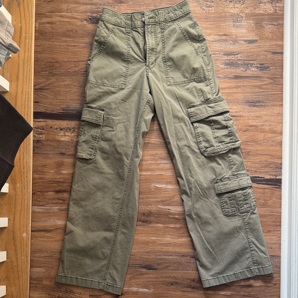 Hollister Women’s Green Cargo Pants